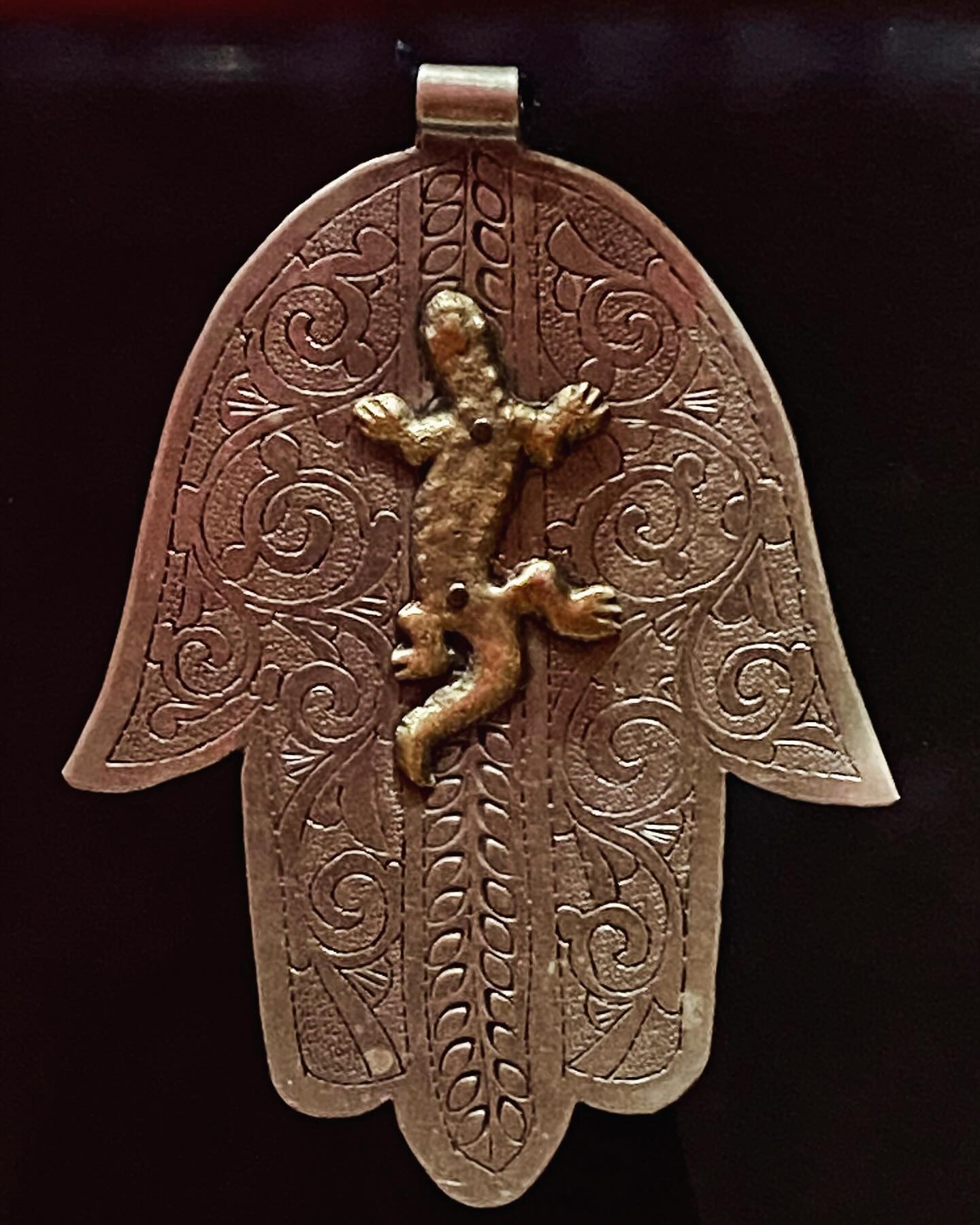 Hamsa Ancienne Bronze Lezard Amulette Tradition Amazighe — portfolio Hamsa Tattoo Dijon handpoke