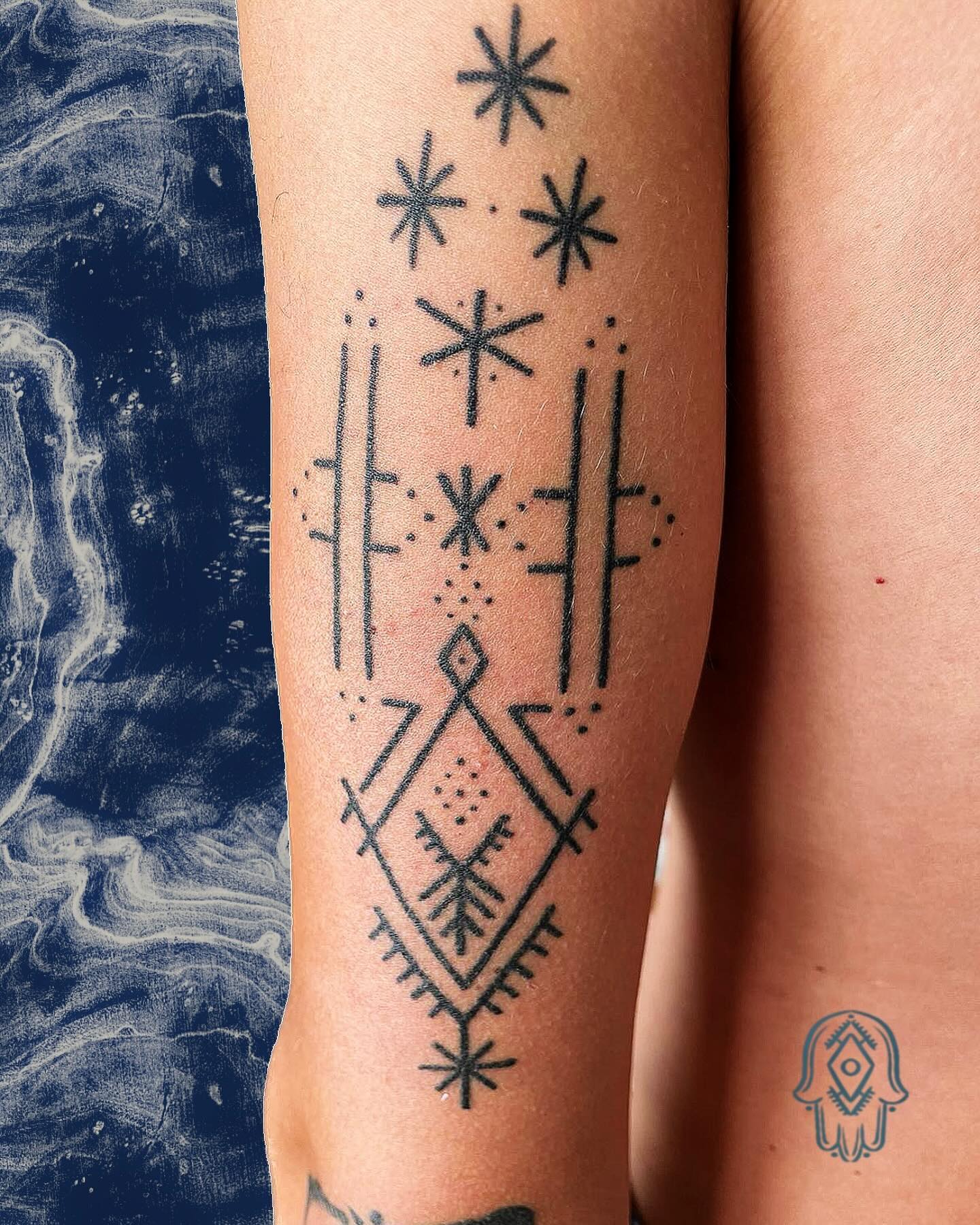 Hamsa Illustration Bleue Oeil Protection Tradition — portfolio Hamsa Tattoo Dijon handpoke