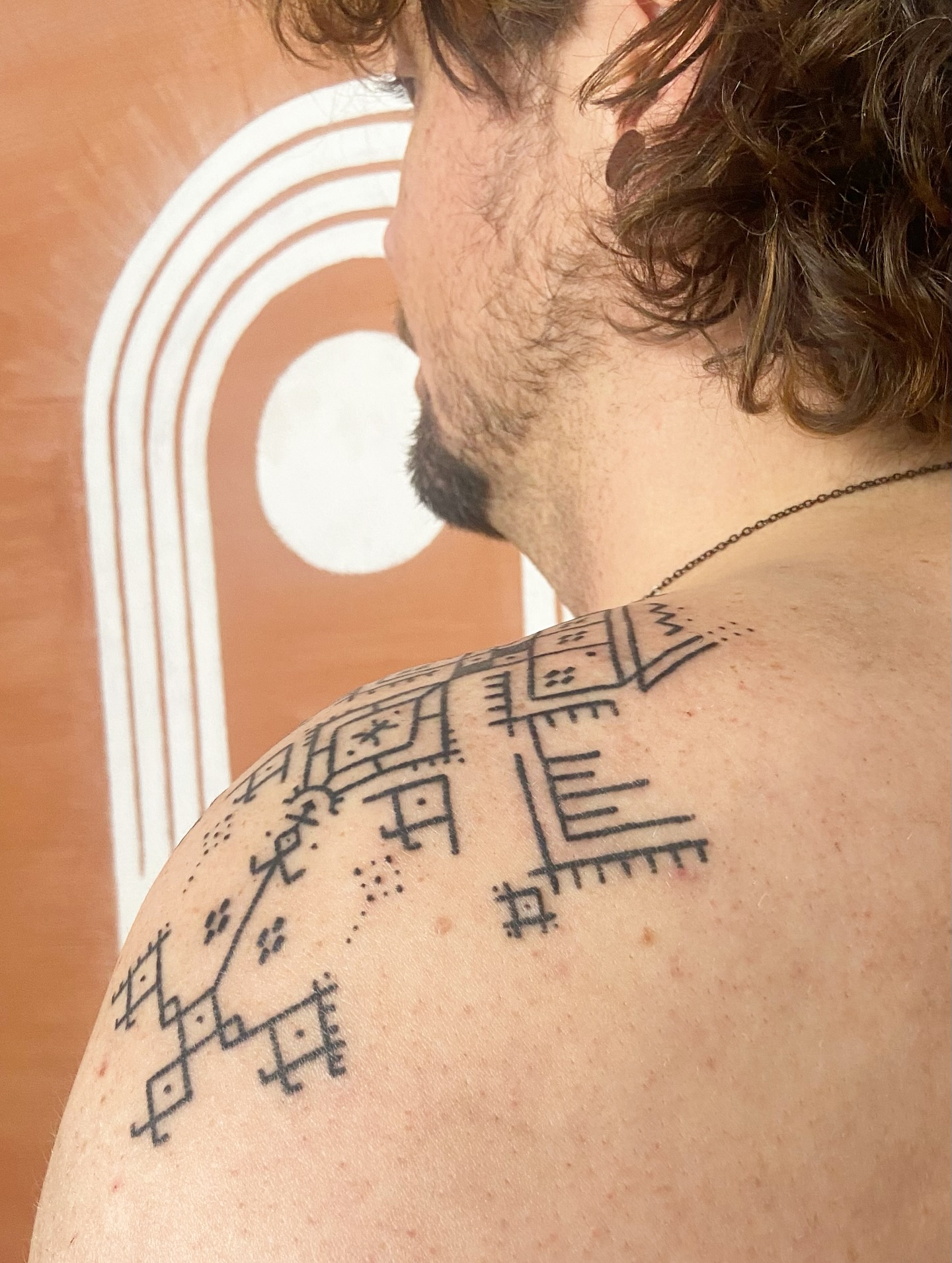 Hamsa Laiton Porte Marocaine Symbole Protection — portfolio Hamsa Tattoo Dijon handpoke