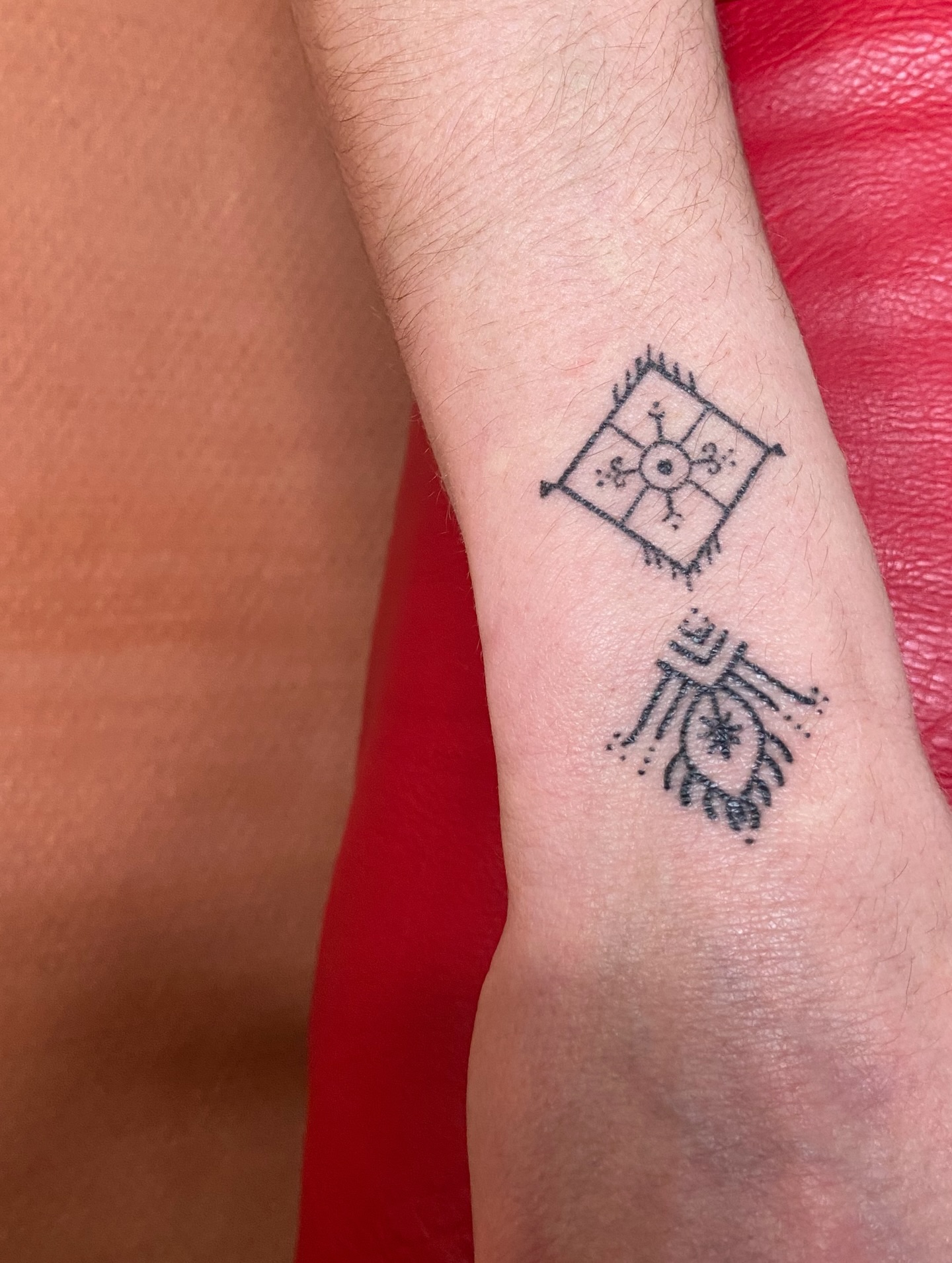 Illustration Hamsa Calligraphie Hebraique Artistique — portfolio Hamsa Tattoo Dijon handpoke