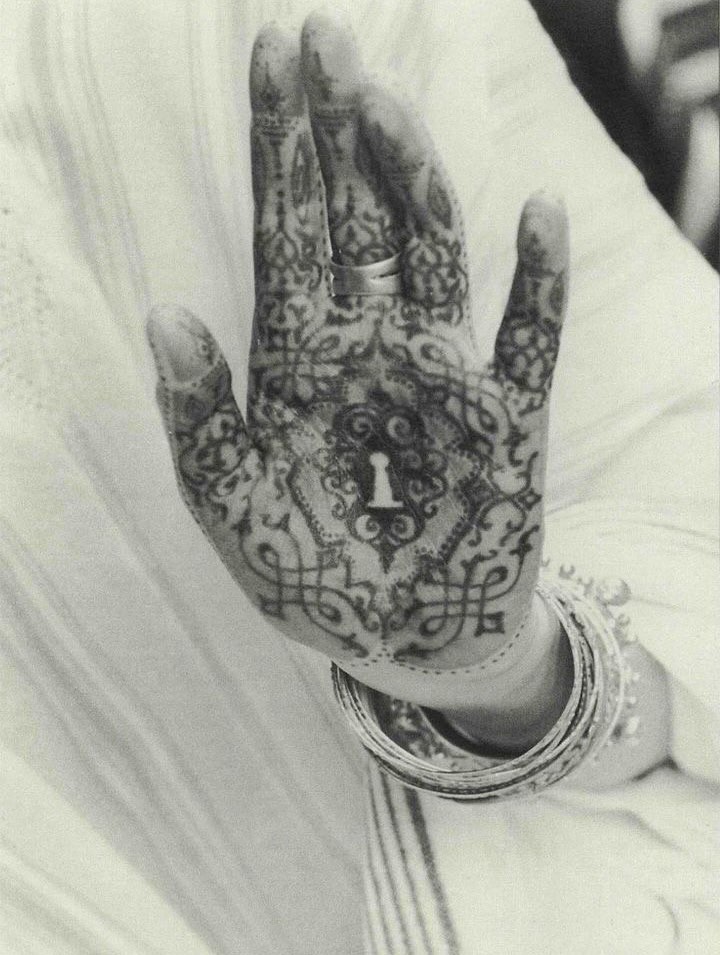 Main Henné Tatouage Ornemental Tradition Orientale — portfolio Hamsa Tattoo Dijon handpoke