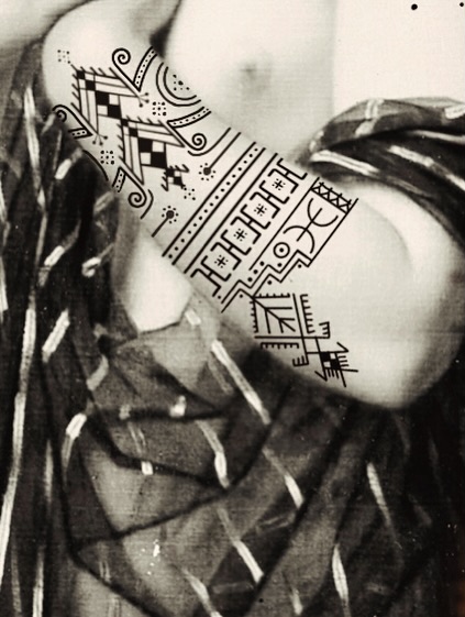 Tatouage Amazigh Bras Photo Noir Blanc Vintage — portfolio Hamsa Tattoo Dijon handpoke