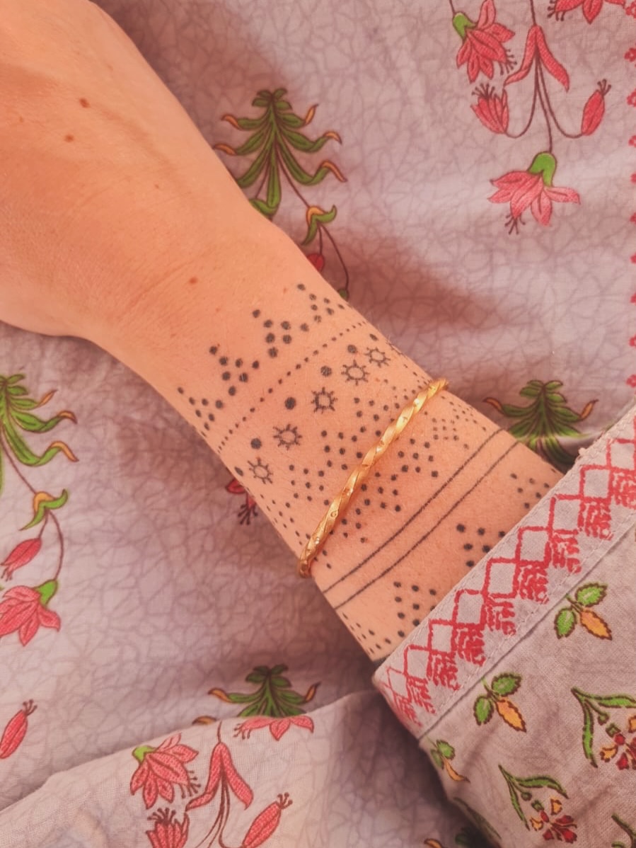 Tatouage Bracelet Dotwork Amazigh Poignet Handpoke — portfolio Hamsa Tattoo Dijon handpoke