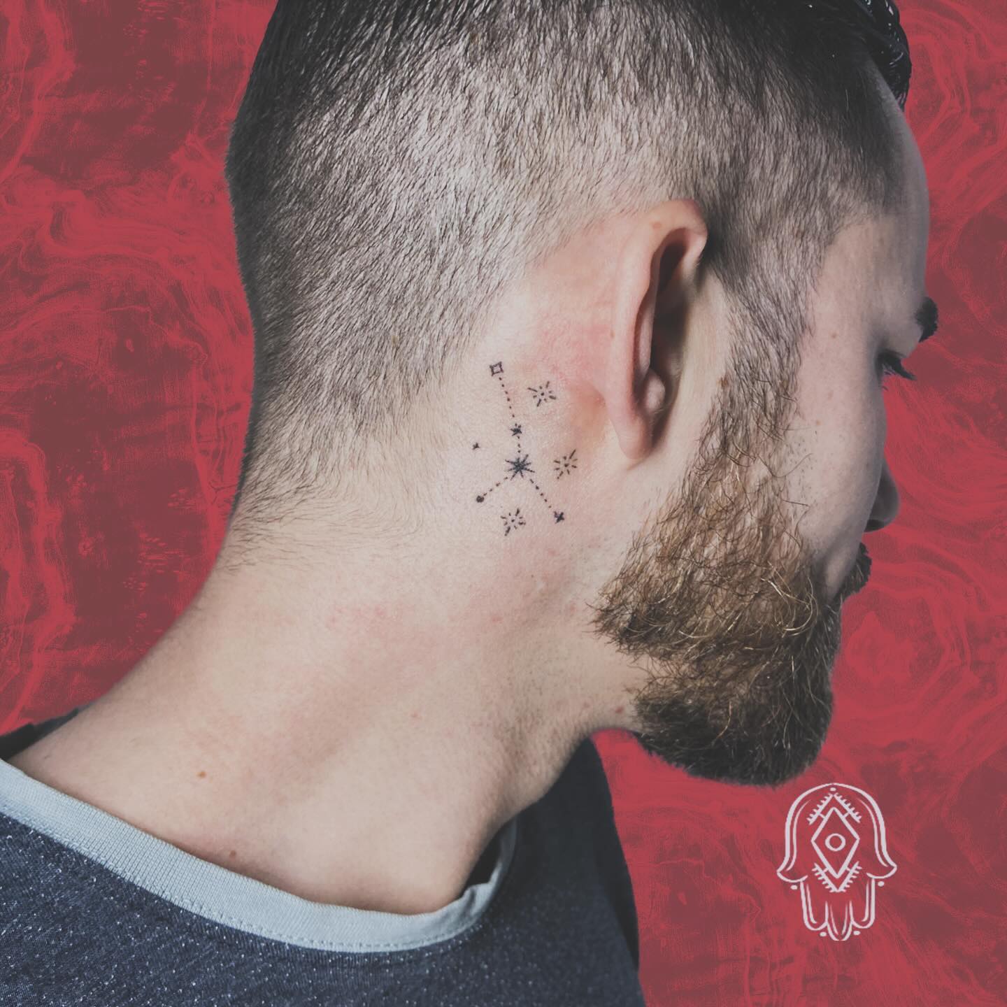 Tatouage Constellation Nuque Homme Handpoke Sacre — portfolio Hamsa Tattoo Dijon handpoke
